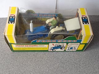 Britains Farm Toys No 9527 Ford 5000 Tractor - Aquitania Collectables