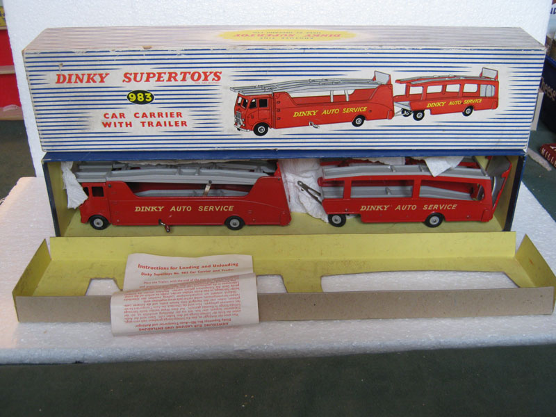 Dinky Super Toys 983 Car Carrier with Trailer in Red