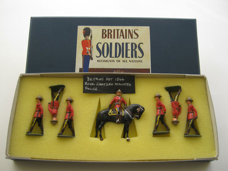 Britains Royal Canadian Mounted Police Set 1544 (Repaint) - Aquitania Collectables