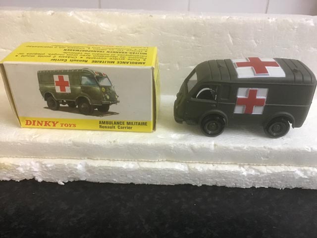 French Dinky Toys 807 Ambulance Militaire Renault Carrier Aquitania Collectables