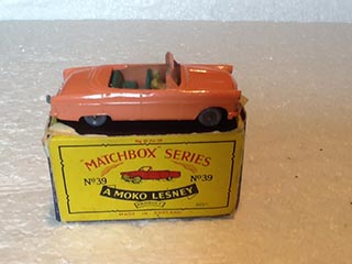 Matchbox Series 1-75 No 39 Ford Zodiac Convertible Peach Body