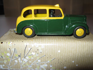 Dinky Toys 254 (40H) Austin (FX3) Taxi